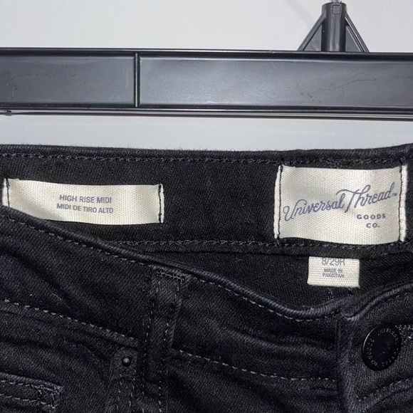 Black High Rise Midi Shorts Universal Thread Women Size 8 - Picture 2 of 3